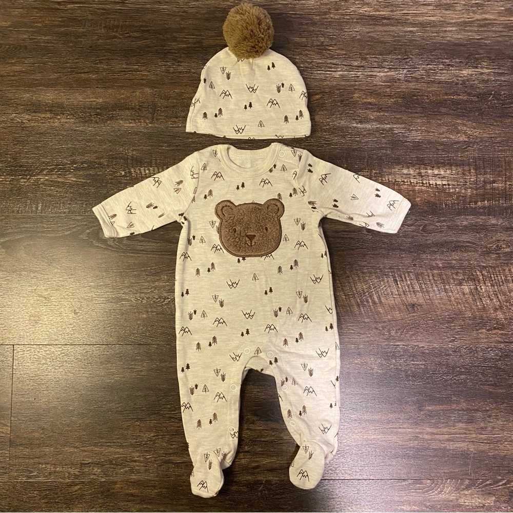 NWOT Sterling Woodland Baby Bear Onesie With Matching Hat